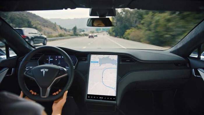 he thong ho tro lai xe cua tesla