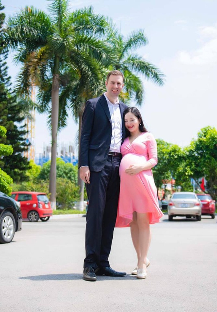 lan phuong lay chong tay 1