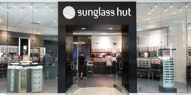 ong chu ray ban qua doi 0