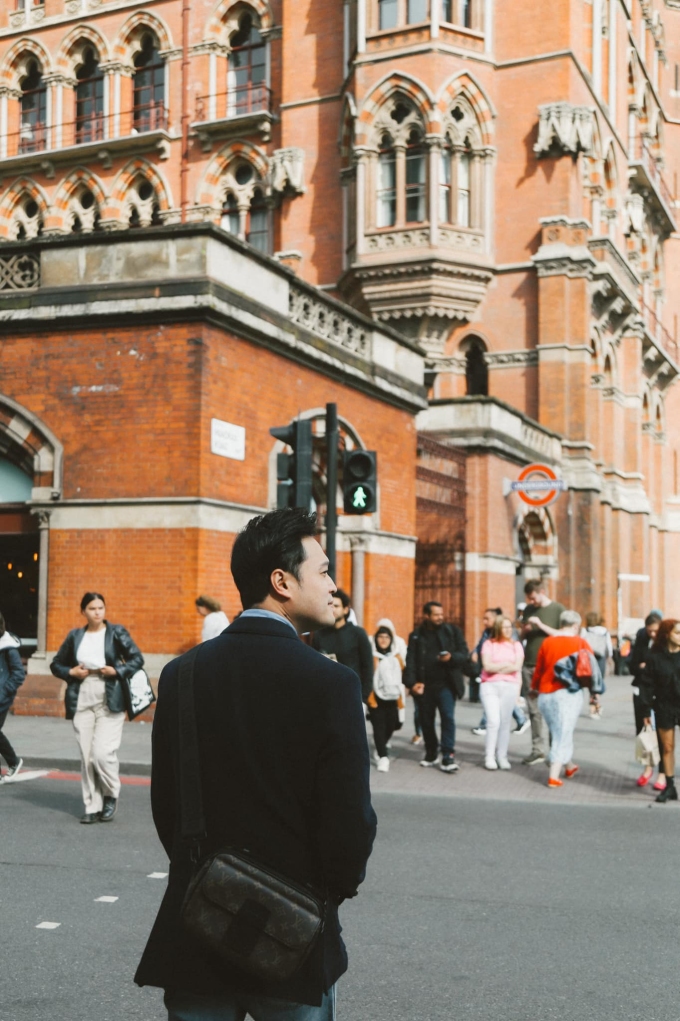 quang vinh lan dau du lich london 1