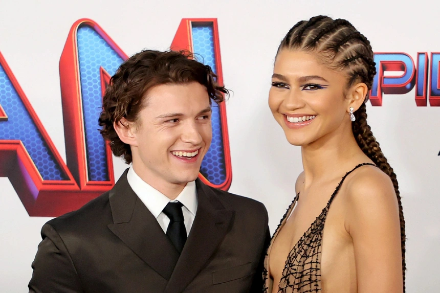 tom holland thap hon ban gai 1