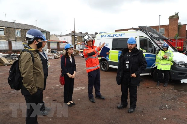 vu chay o oldham manchester