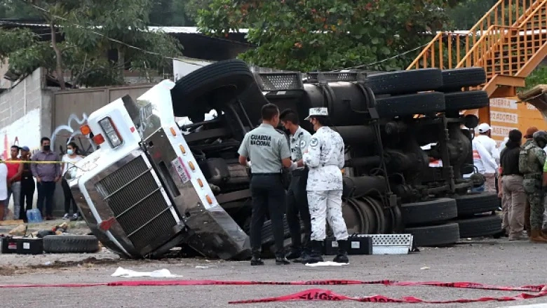 xe container cho nguoi di cu 1