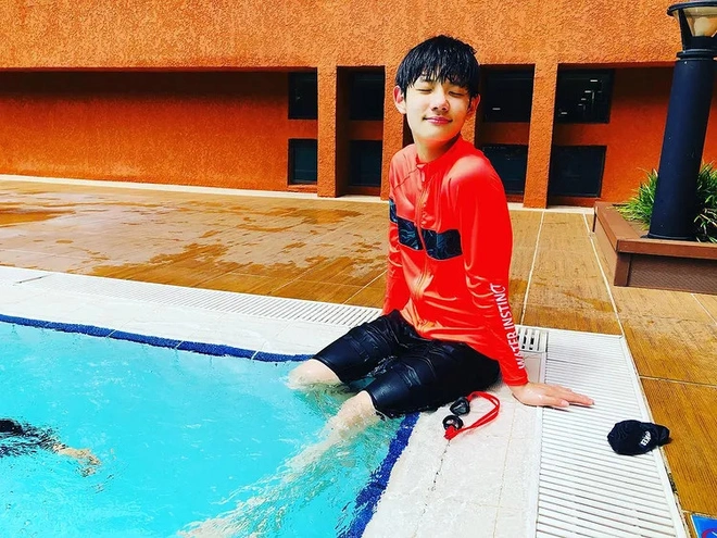 Park Geon Roung baby shark 1