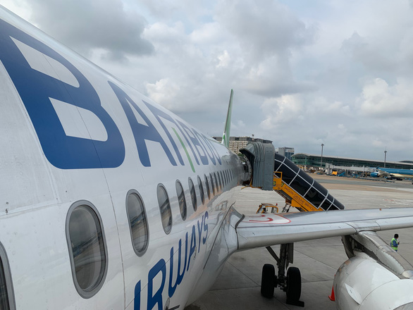 bamboo airways bi giu may bay