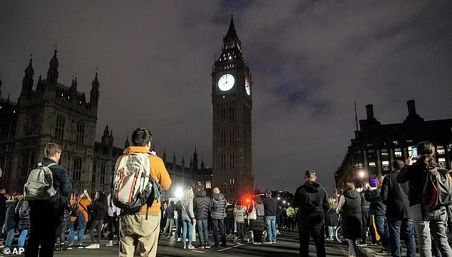 chuong dong ho big ben khong do