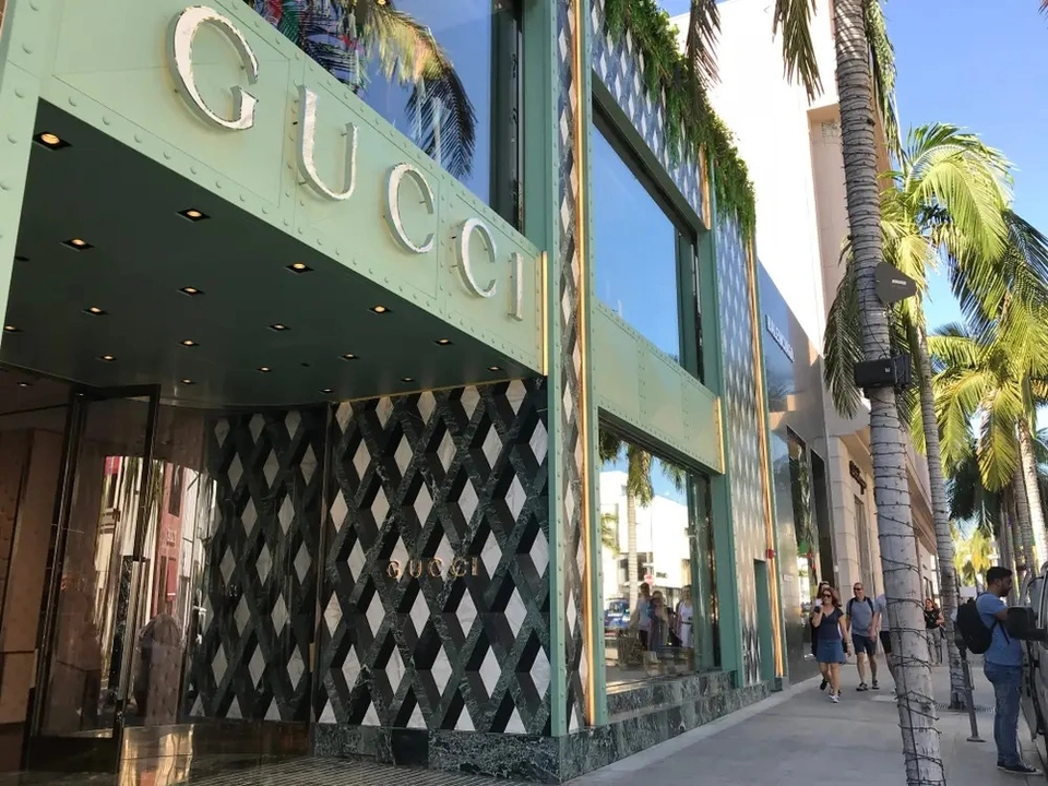nha hang gucci 1