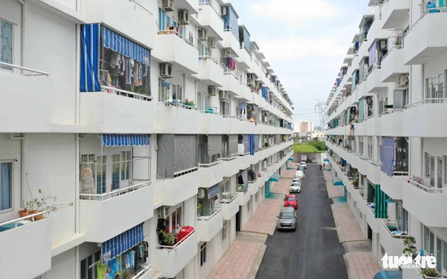 ong pham nhat vuong xay nha o xa hoi