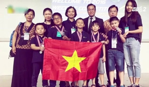 con trai shark binh 1