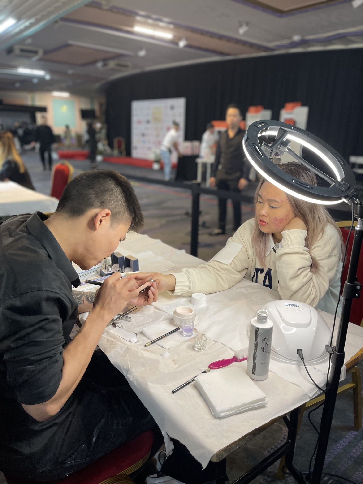 dem chung ket uk next top nails 1