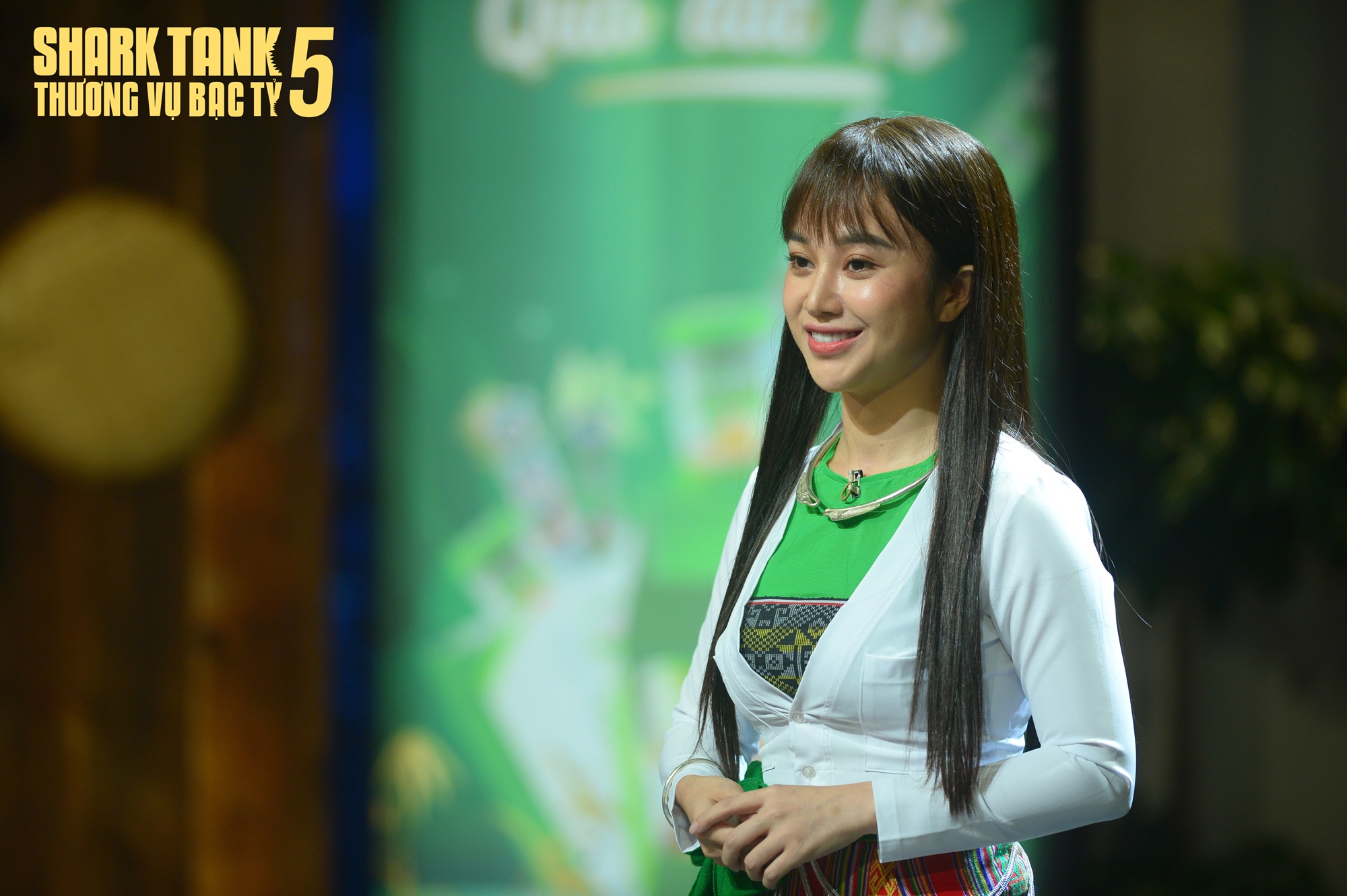 co gai dan toc muong thit chua 1