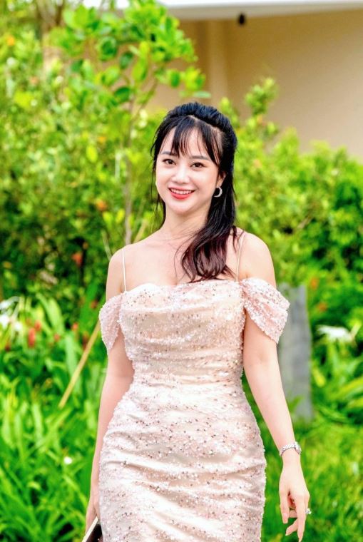 co gai dan toc muong thit chua 1