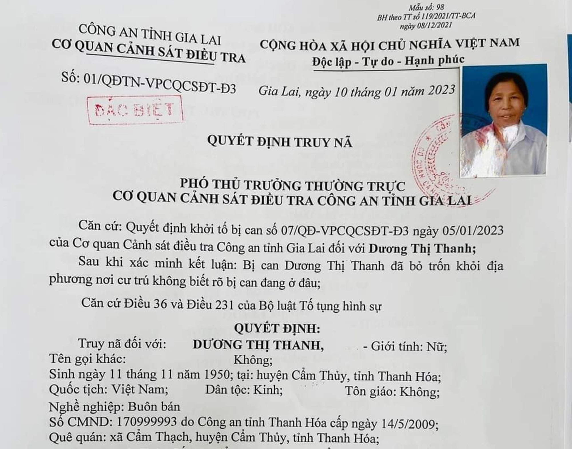 cu ba vay tien