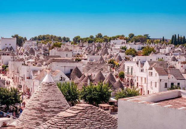 nha nam lun thi tran Alberobello italy 1