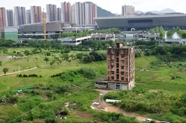 toa nha 7 tang cung dau 1