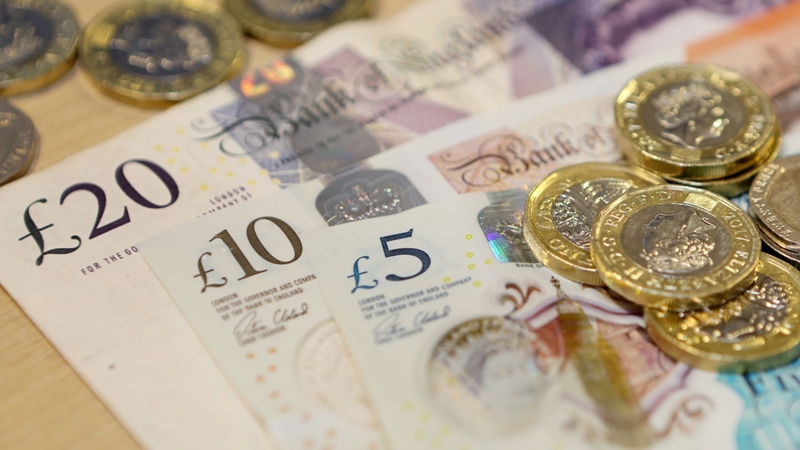 tien tro cap universal credit
