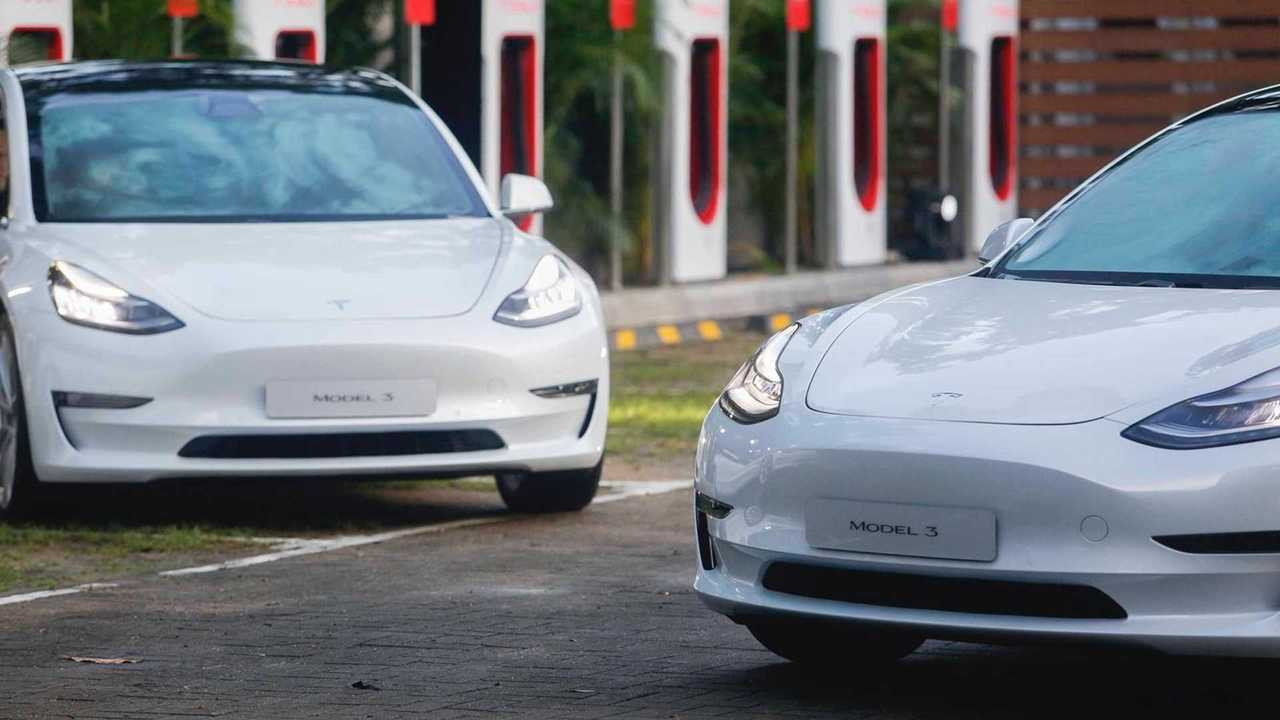 xe dien tesla cuu nguoi 1