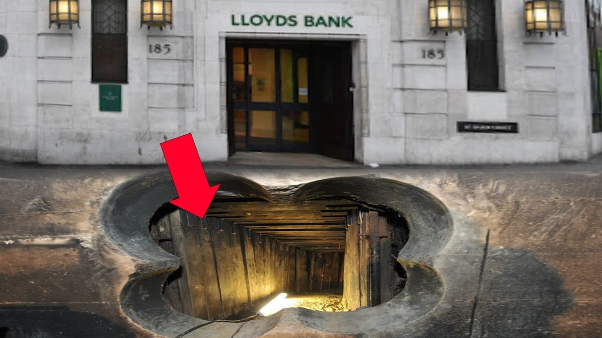 cuop ngan hang lloyds 1