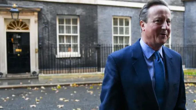 david cameron bo truong ngoai giao