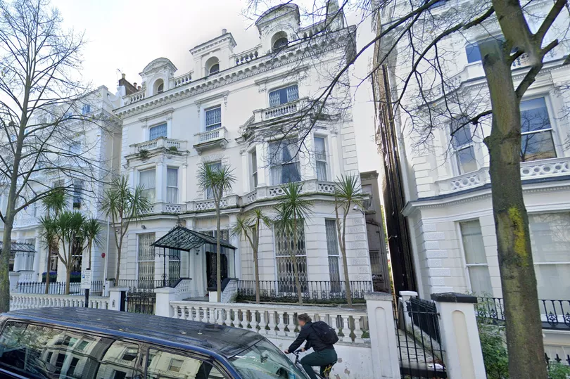 dinh thu holland park 1