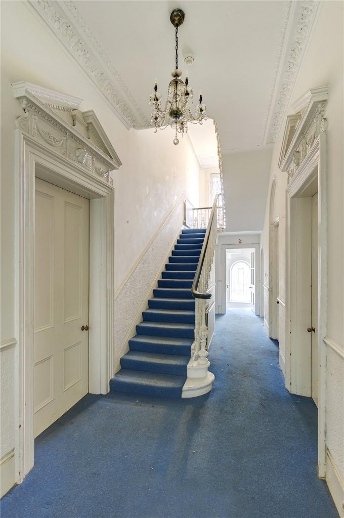 dinh thu holland park 1