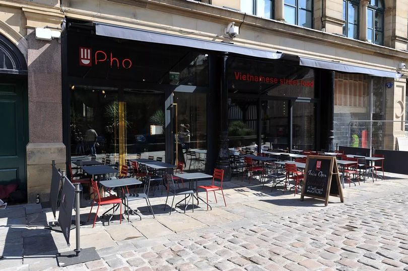 nha hang pho manchester 1