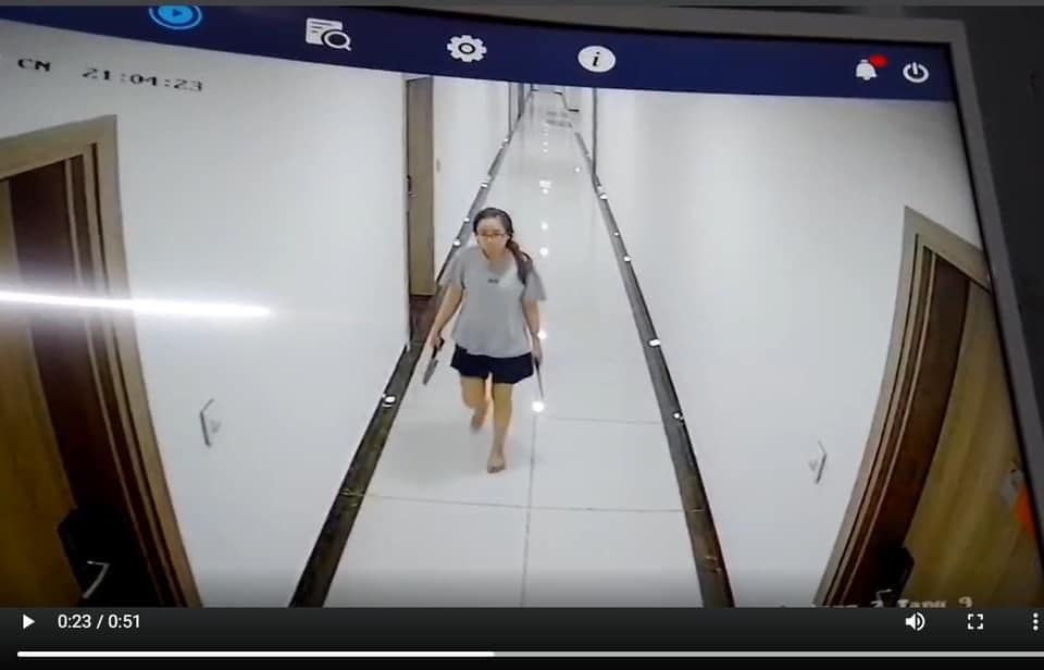 co gai cam dao 1