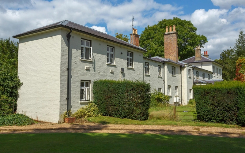 harry meghan bi duoi khoi dinh thu Frogmore Cottage 0
