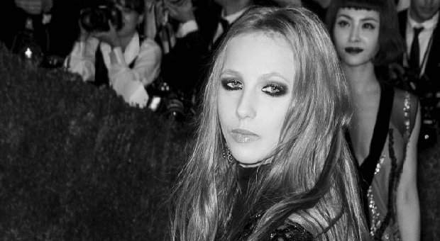nguoi thua ke versace Allegra Versace Beck 1