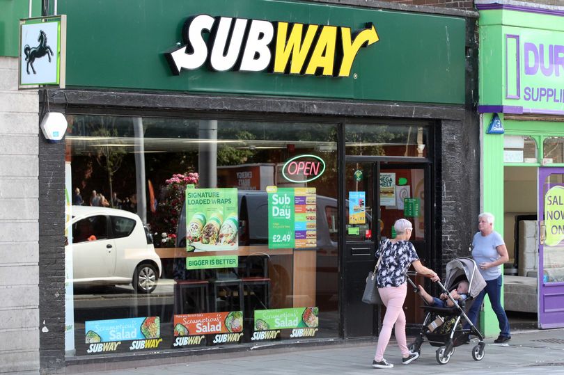 subway dong cua