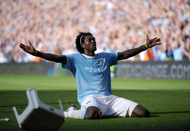 Emmanuel Adebayor gia dinh tham lam 0