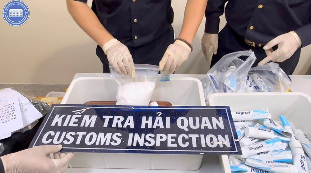 buon ma tuy tiep vien hang khong