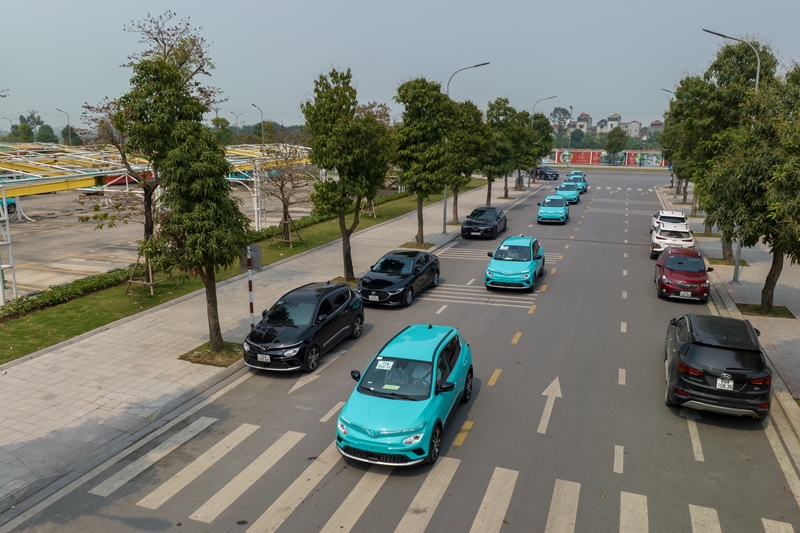 choang ngop xe taxi dien Vinfast 1
