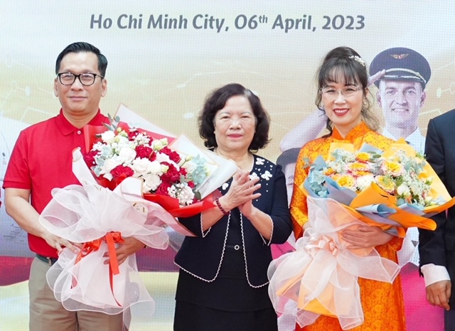 ba nguyen thi phuong thao thoi chuc vietjet air