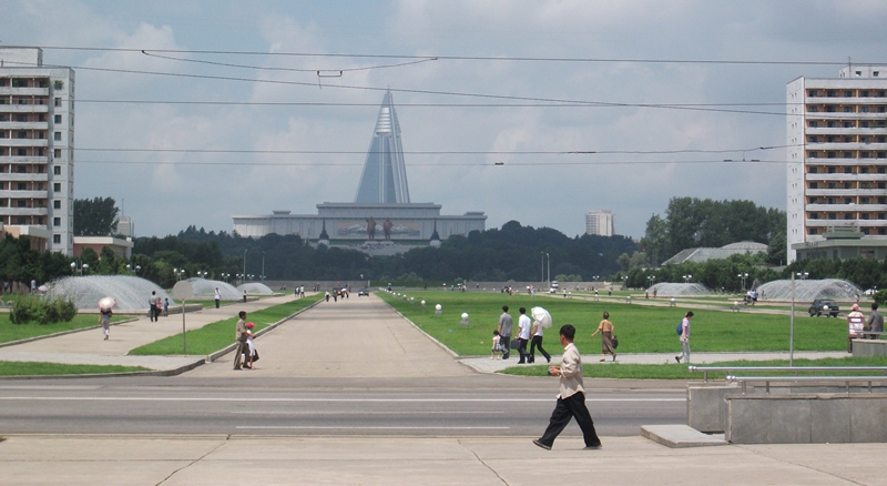 khach san Ryugyong khach san diet vong trieu tien 1