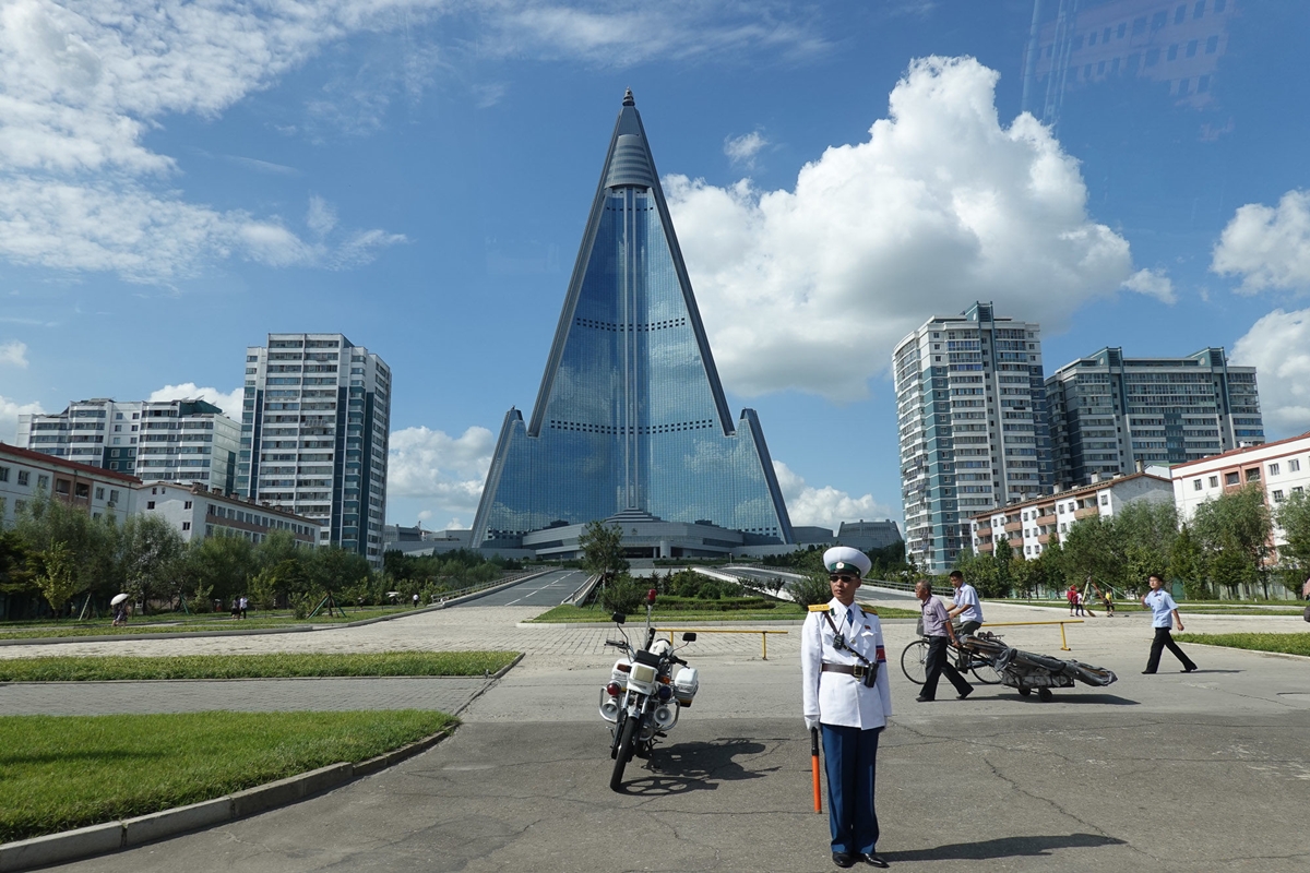 khach san Ryugyong khach san diet vong trieu tien 1