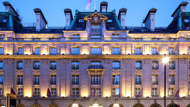 khach san the ritz 1