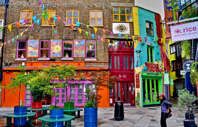 kham pha london 1