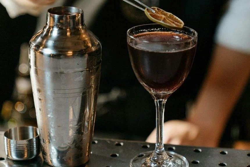 pha cocktail bang mau