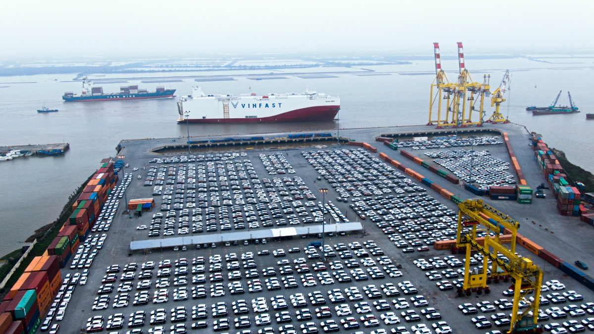 xuat 1800 xe vinfast 1