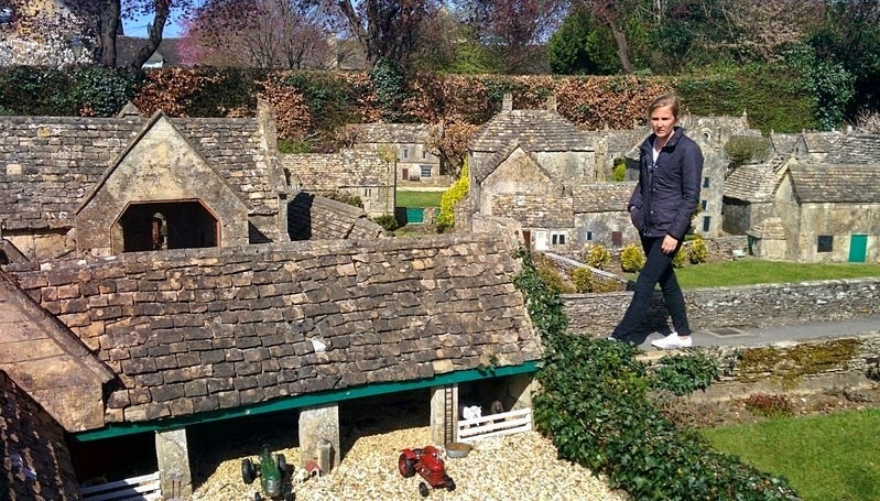 Bourton on the Water 1