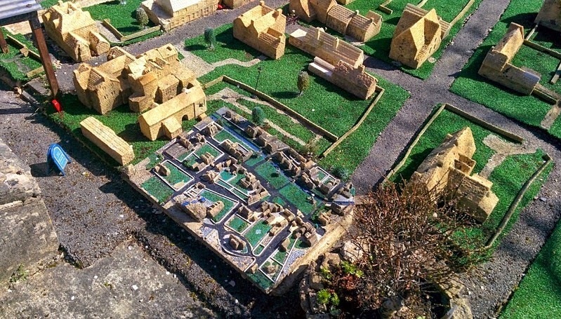 Bourton on the Water 1