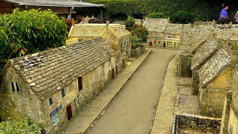 Bourton on the Water 1