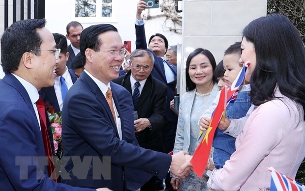 chu tich nuoc dai su quan anh 1