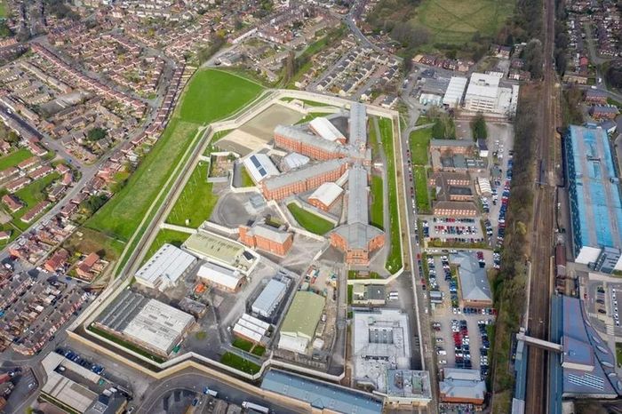 nha tu HMP Wakefield 1
