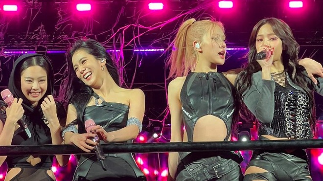 blackpink BST Hyde Park 1