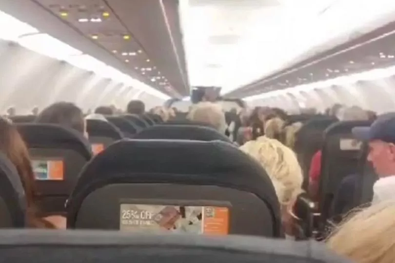 hanh khach easyjet