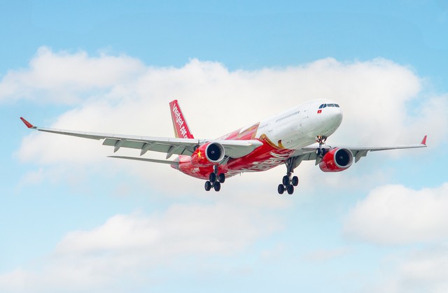 vietjet ha canh khan