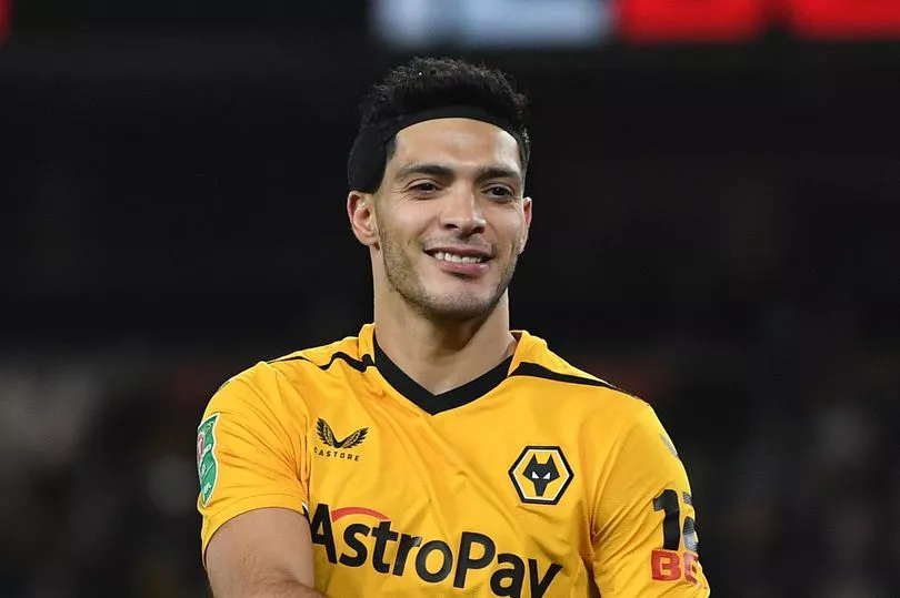 danh thu bong da Raul Jimenez