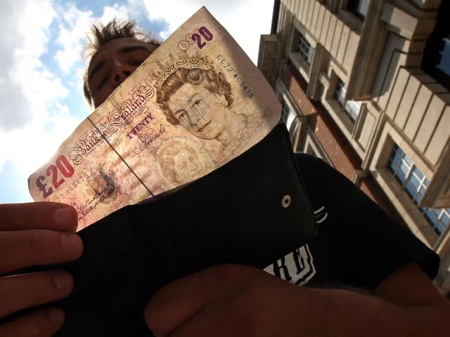 ps20 banknote pound